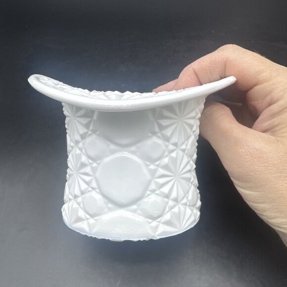 VTG Fenton Large Daisy & Button Milk Glass Top Hat Cut Glass - Picture 4 of 8